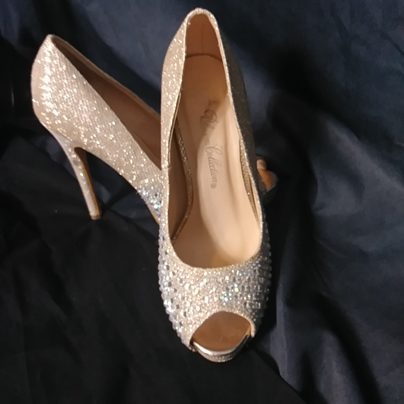 Blossom Open toe heels - Picture 2 of 3